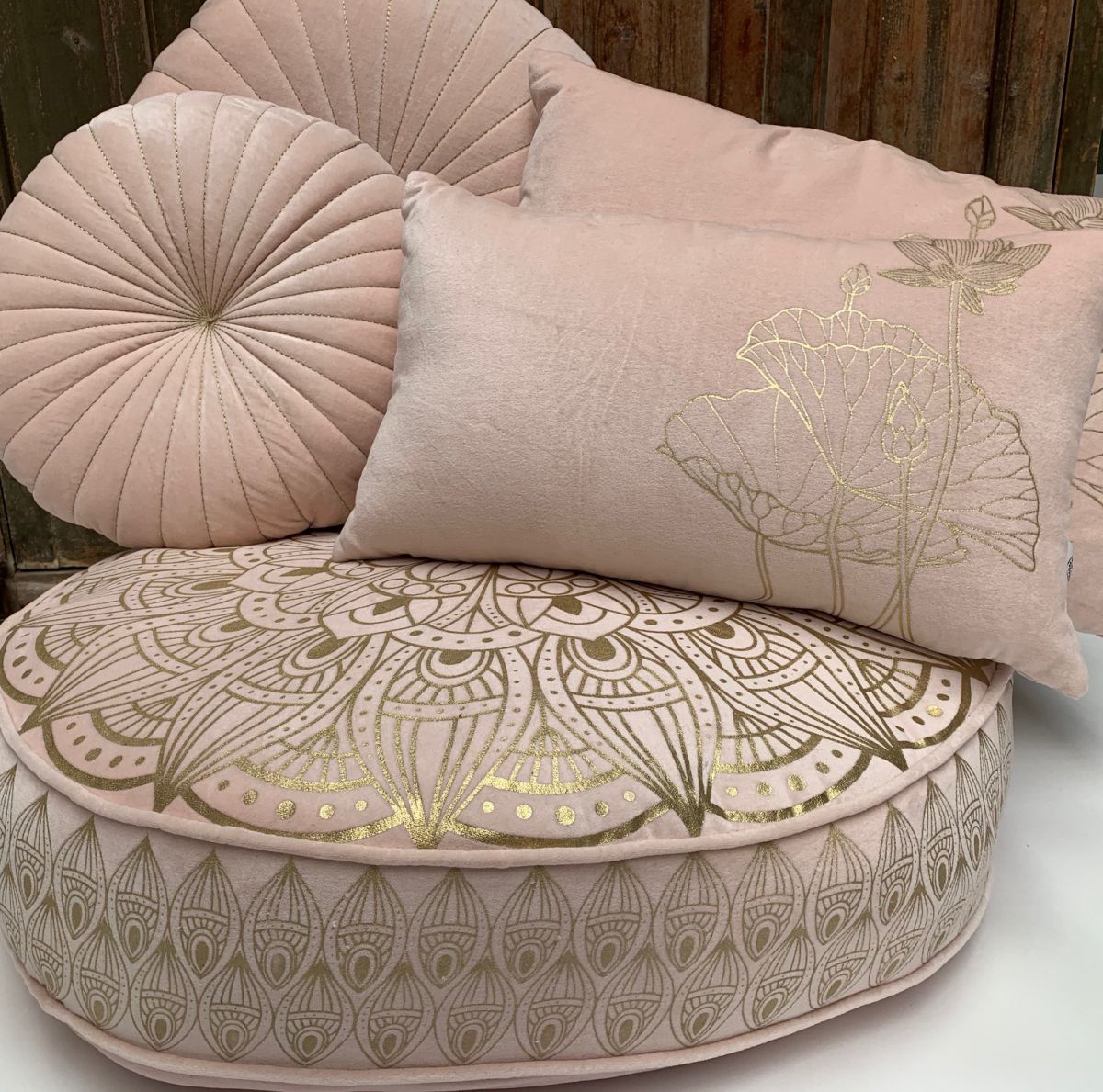 cushion velvet light pink 50x30cm print gold lotus flower